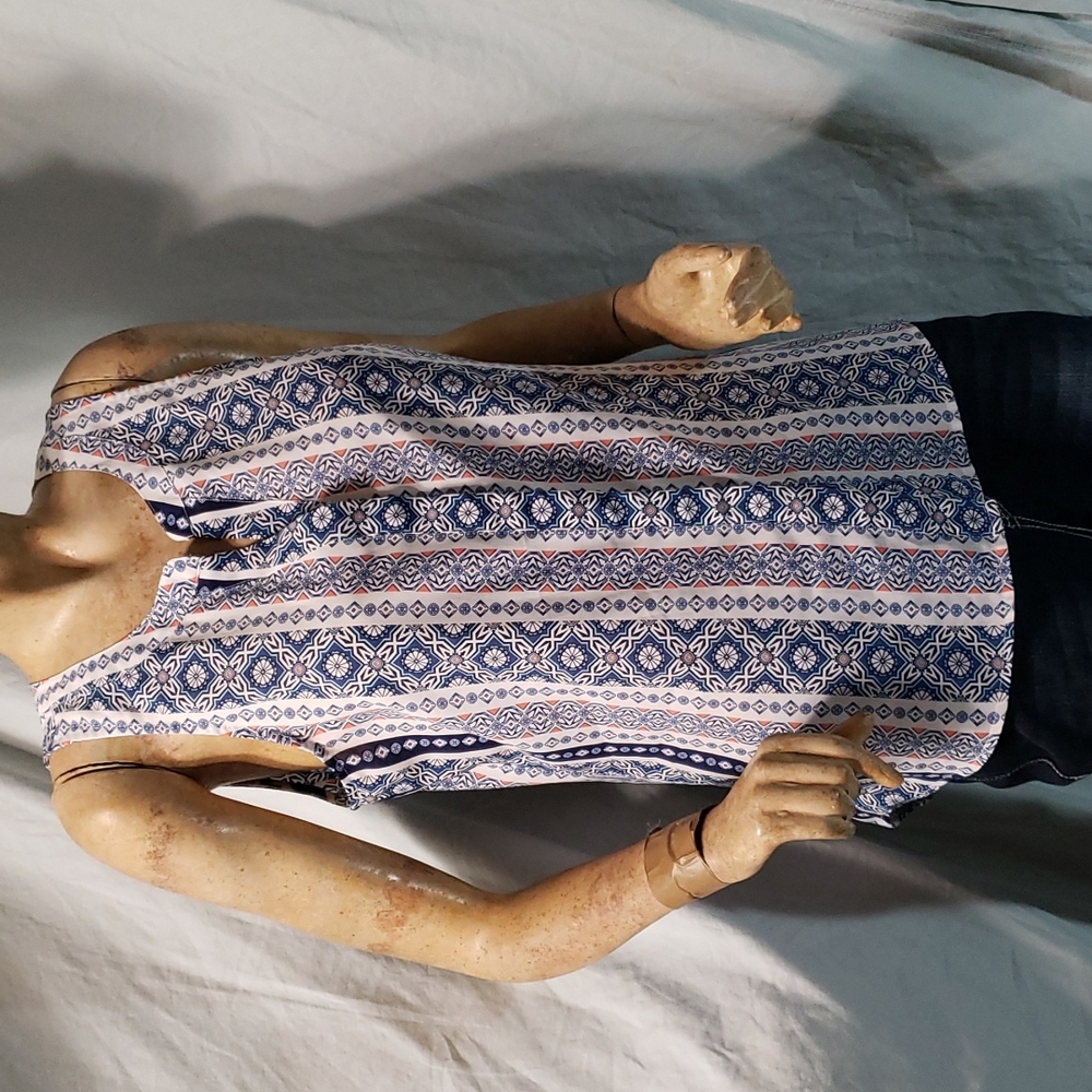 Sanctuary 100% Polyester Hidden Button Sleeveless… - image 1